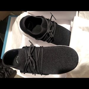 Vessi cityscape waterproof sneaker size 8